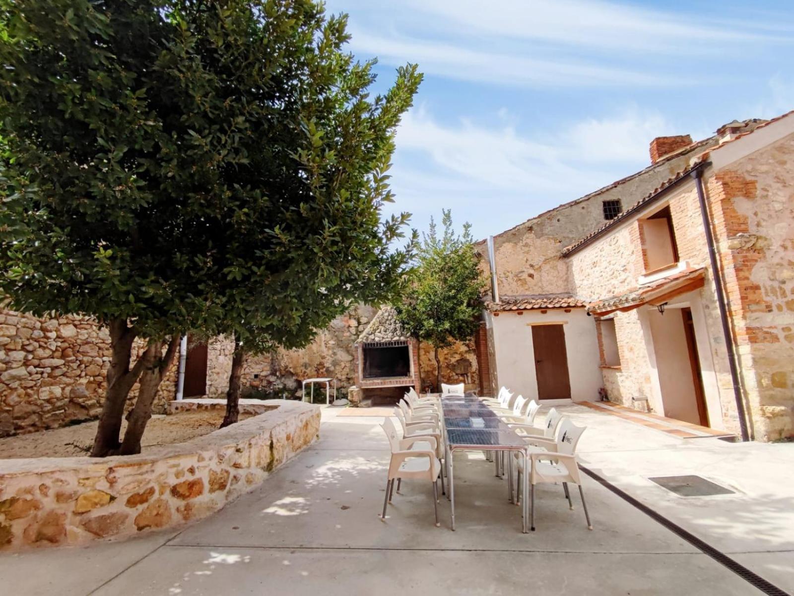 Alojamiento Turistico Los Laureles Segovia Esterno foto